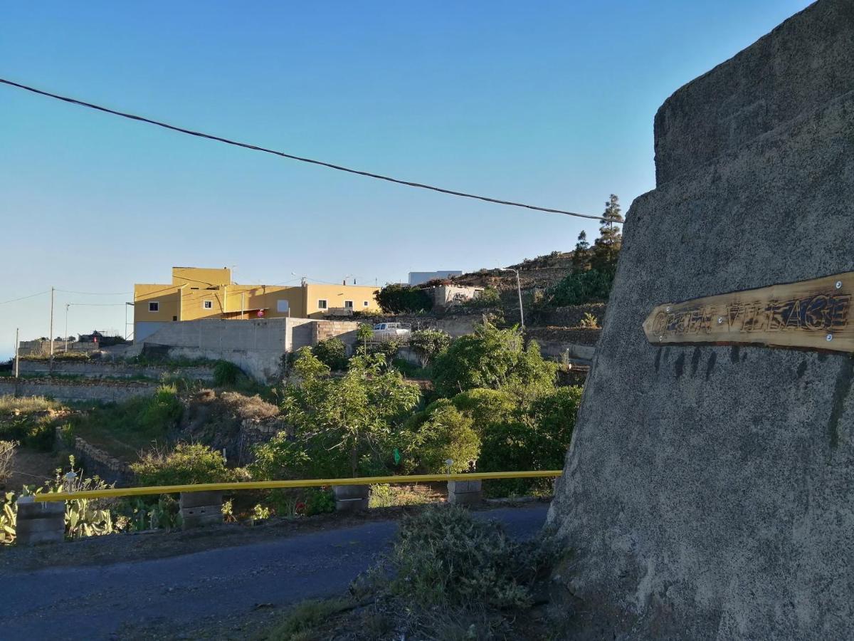 Green Village. Tony Frias. Fasnia Esterno foto