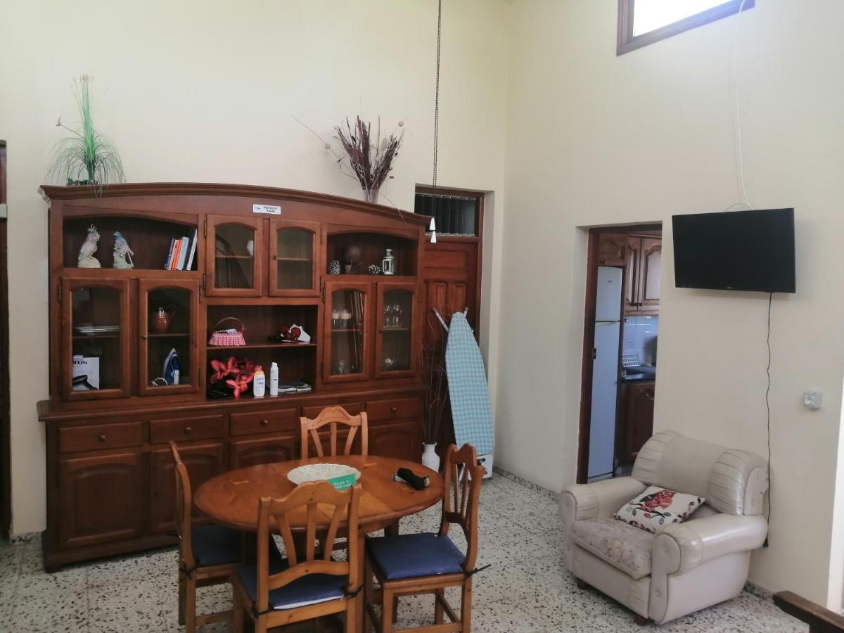 Green Village. Tony Frias. Fasnia Esterno foto