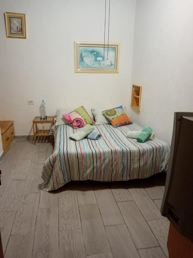 Green Village. Tony Frias. Fasnia Esterno foto